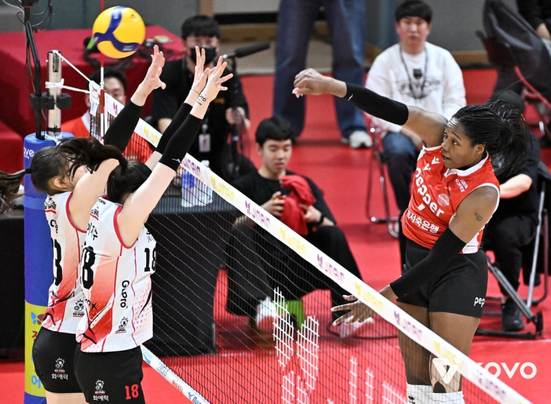 조이 개인 최다 40득점·블로킹 6개…페퍼저축은행 탈꼴찌 확정