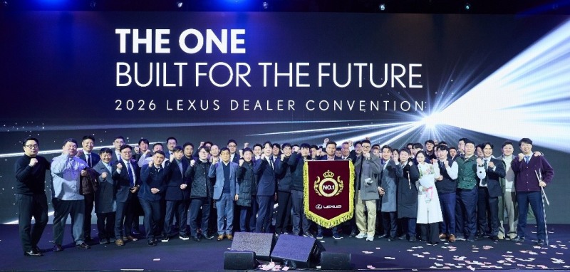 ‘2025 베스트 딜러’를 수상한 천우모터스 임직원