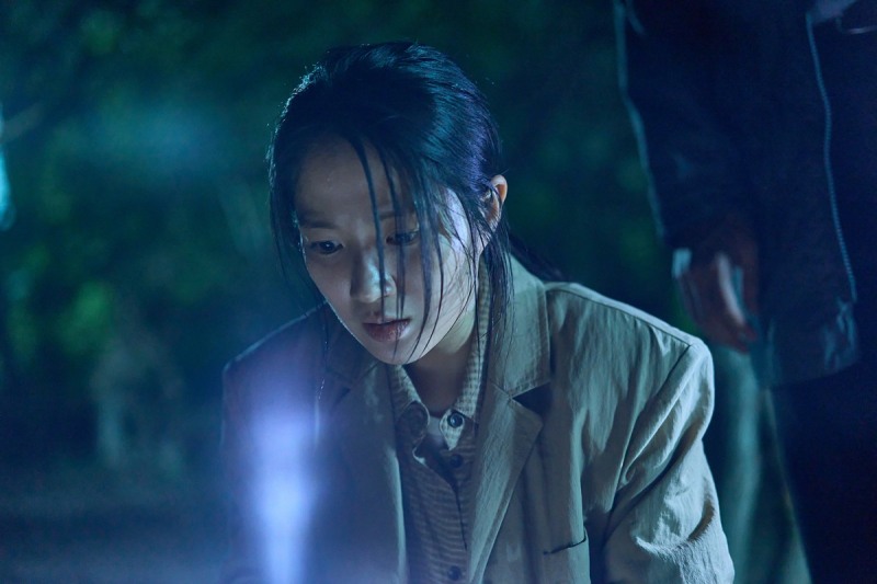 신드롬의 대명사 김혜윤, 스크린 장악할 연기 변신 눈길…‘살목지’ 수인 캐릭터 스틸 공개