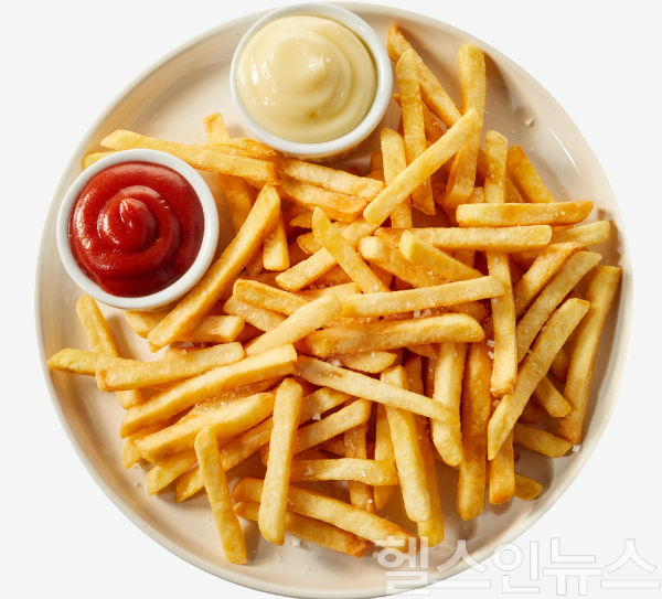 젊은 층 신종 놀이 ‘경도·감튀모임’은 즐거움 뒤 무릎 부상과 고나트륨 위험을 동반한다. (사진 제공=클립아트코리아)