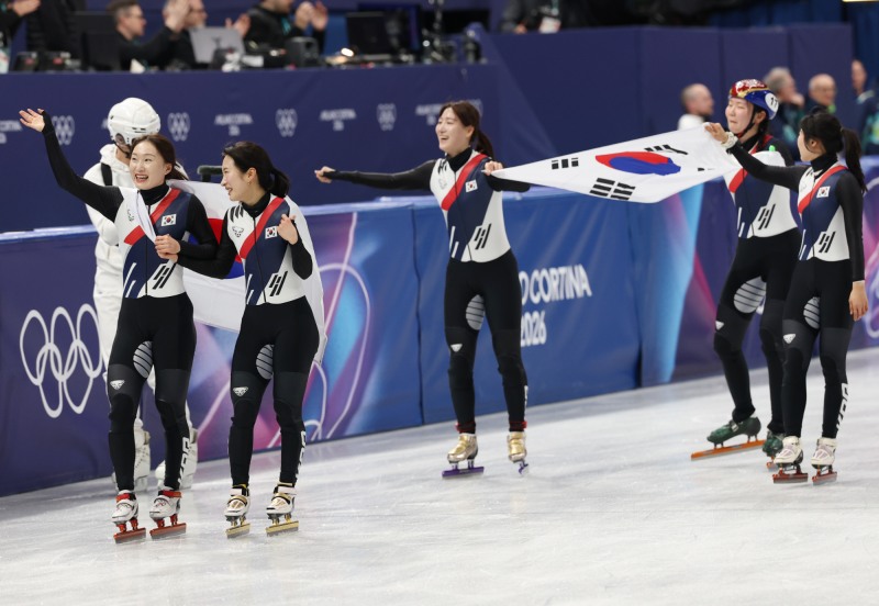 쇼트트랙 여자 계주 금메달. 사진(밀라노=연합뉴스)