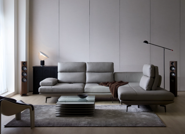 한샘, 가죽 스윙소파 ‘스위브 더마스터’(이미지 제공=한샘)