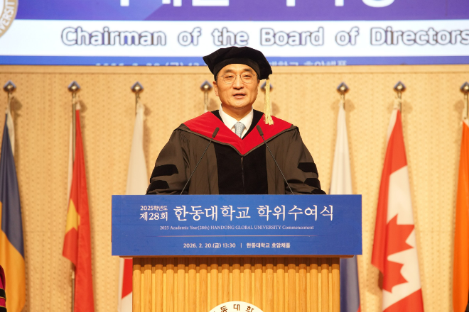 이재훈 한동대 이사장이 졸업생들에게 말씀을 전하고 있다. (사진제공=한동대)