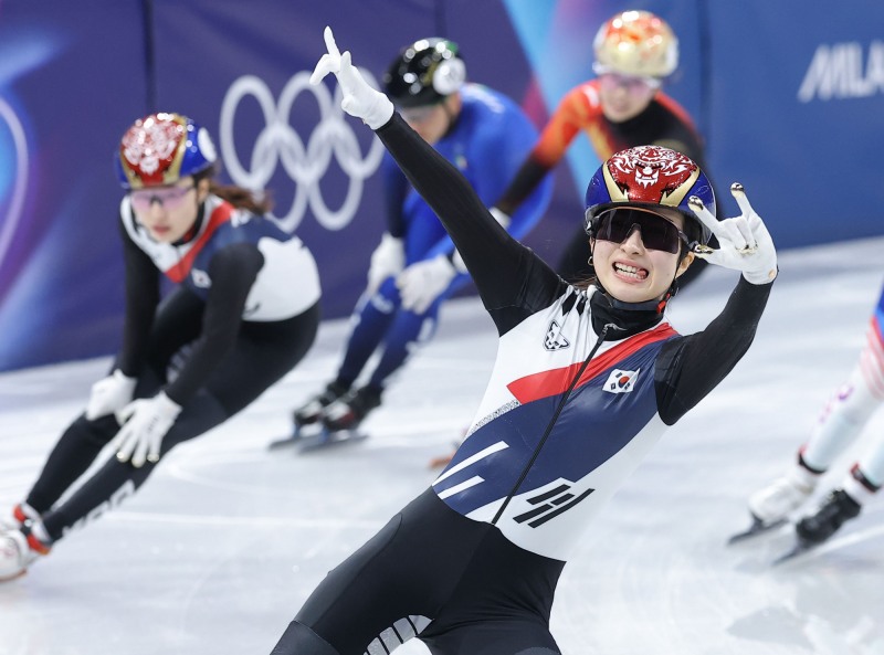 결승선 들어오는 김길리. 사진(밀라노=연합뉴스)