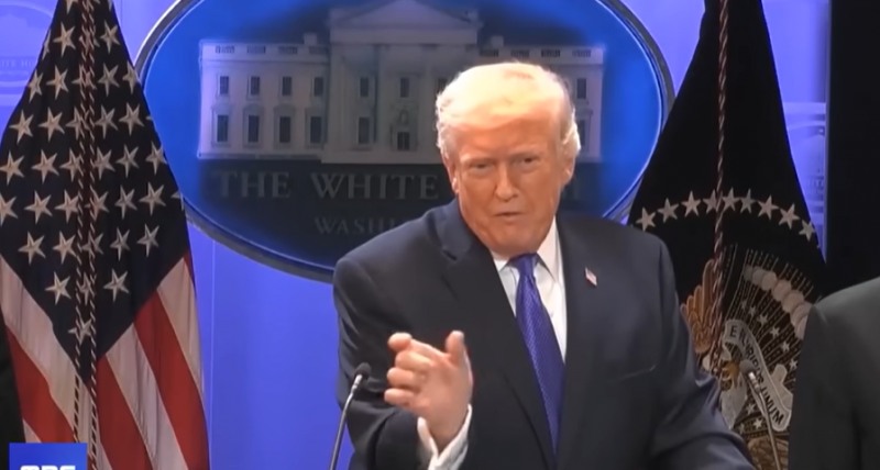 (상보) 백악관 "10% 임시관세 24일 발효…승용차·의약품 등 제외"