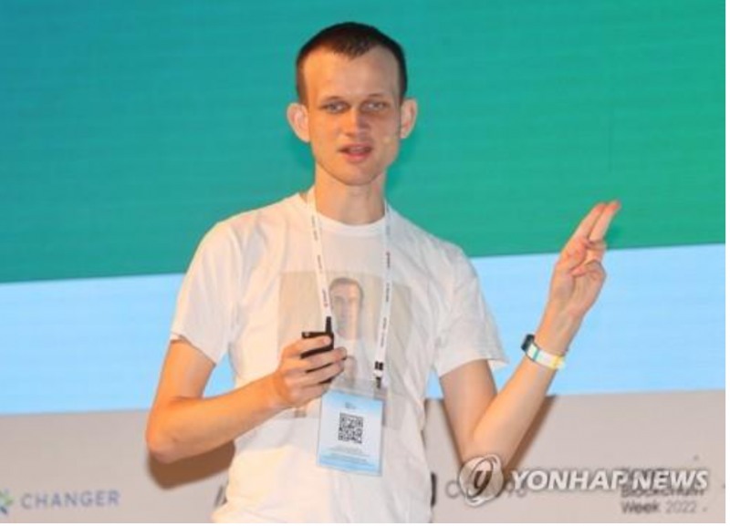 이더리움 공동창업자인 비탈릭 부테린이 23일(현지시간) 보유 물량 일부를 매도한 것으로 추정되고 있다. 사진=연합뉴스