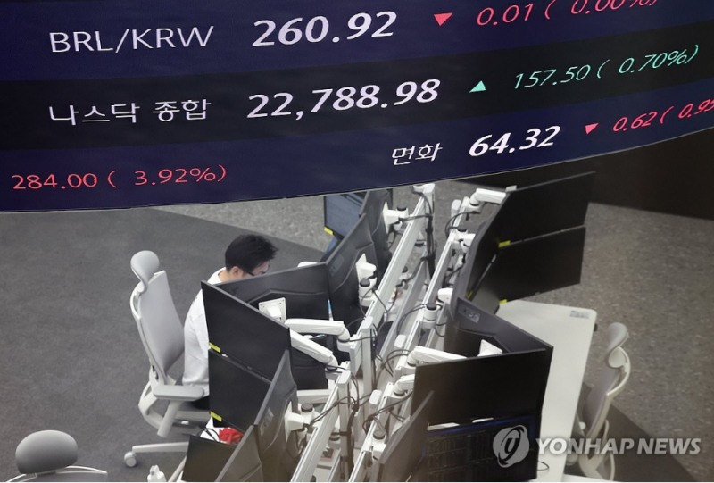 서학개미 기관 등 국내 거주자의 지난해 해외증권 투자가 2700억달러 증가해 역대 최고 증가폭을 기록했다. 사진=연합뉴스