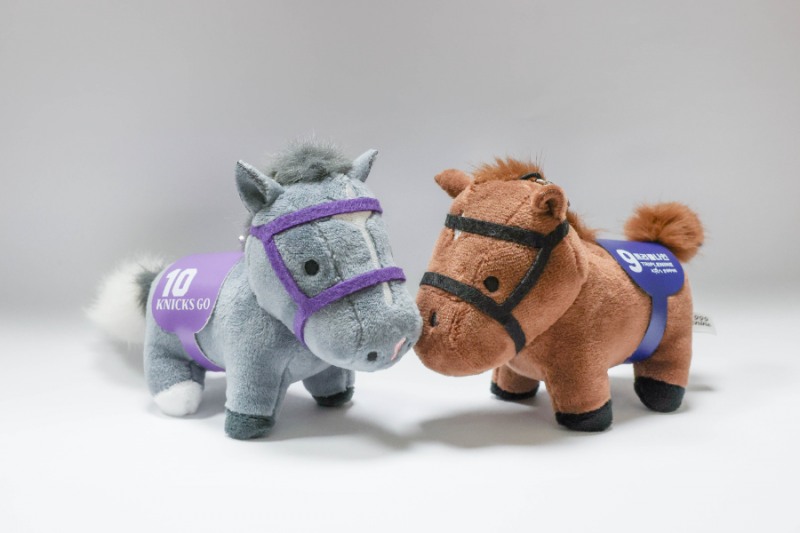 (좌)닉스고, (우)트리플나인 말인형