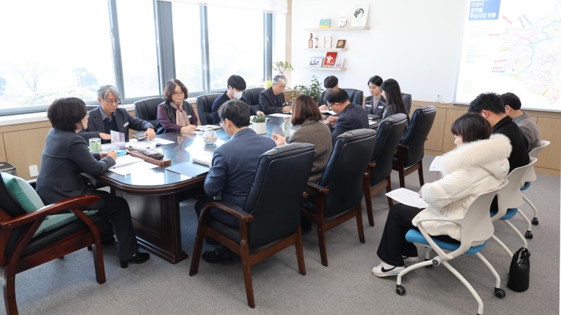 전 직원과 함께 성과평가 간담회