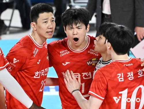 무사웰 16득점·공격성공률 100%…한국전력, 현대캐피탈 3-1 격파