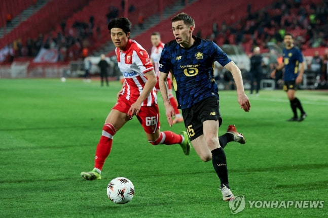 즈베즈다의 설영우(왼쪽). / 사진=연합뉴스