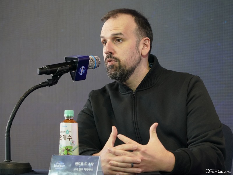 하우징 시스템이 커뮤니티 활동에 큰 즐거움을 줄 것이라 밝혔다.