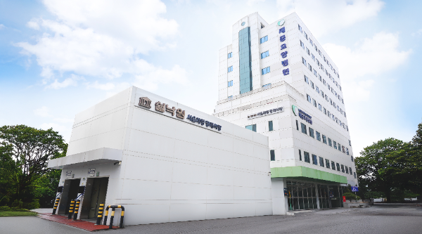 웅진프리드라이프의 서울 첫 직영 ‘쉴낙원 서울제중 장례식장’.