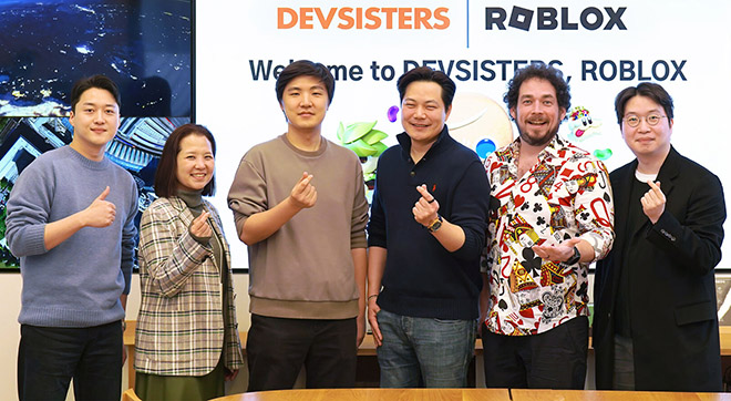 왼쪽부터 데브시스터즈 강석곤 글로벌 IP 비즈니스 그룹장, 홍민영 GSO, 조길현 대표이사와 로블록스코리아 리차드 채 대표, 로블록스 저스틴 수우사 글로벌 개발자 커뮤니티 총괄, 벌스워크 윤영근 대표. 사진 제공 : 데브시스터즈