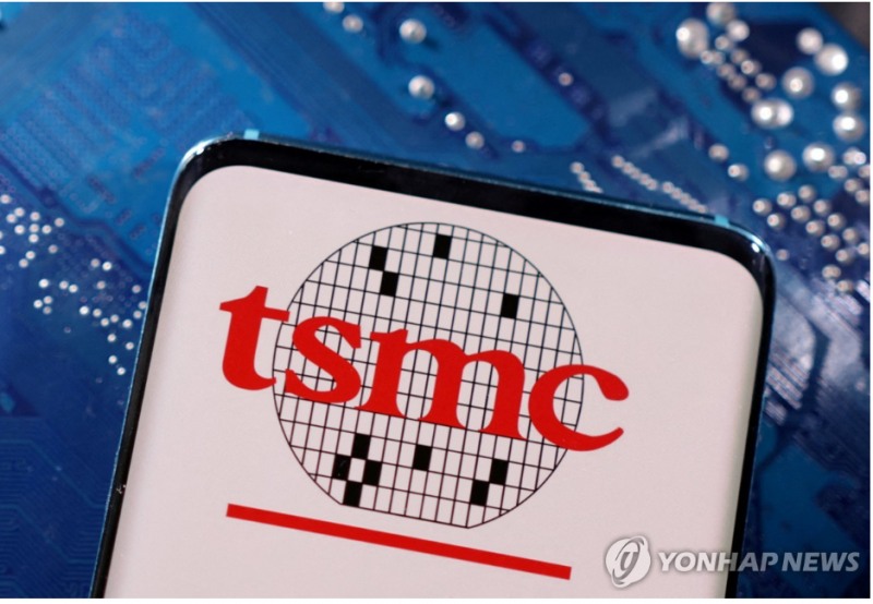 글로벌 파운드리 1위 기업인 대만 TSMC 주가가 5일(현지시간)1%하락하며 6거래일 중 5거래일 약세를 이어갔다. 사진=로이터통신, 연합뉴스