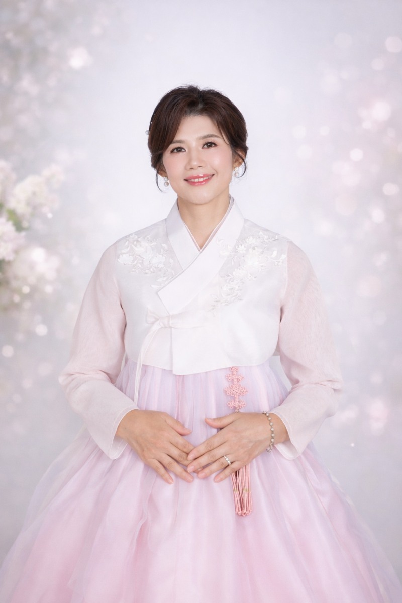 시니어 모델 최은희, 무대에서 콘텐츠 비즈니스까지… 배움으로 꽃피운 인생 2막의 새로운 롤모델