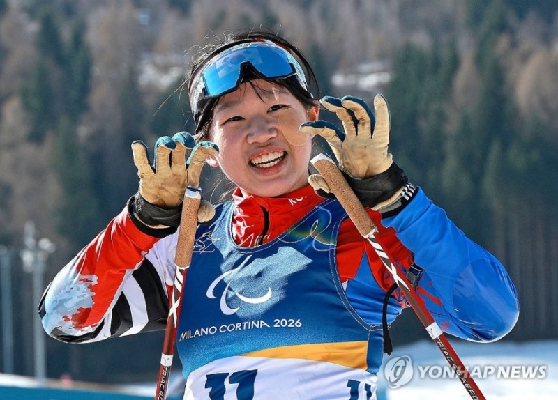'역사가 된 19세' 김윤지, 동계 패럴림픽 한국 여자 첫 금메달...8년 만의 금·원정 첫 금 동시 달성