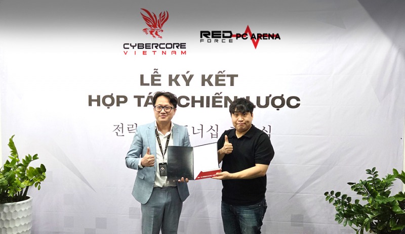 레드포스 PC 아레나의 비엔엠컴퍼니와 베트낭 사이버코어가 MOU를 체결했다(제공=비엔엠컴퍼니).