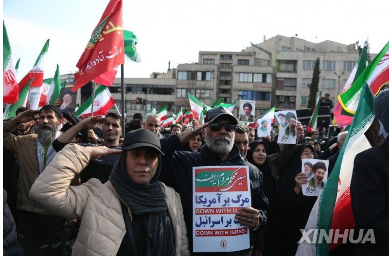 이란은 10일 종전은 우리가 결정한다며 강경 입장을 고수했다. 사진=신화, 연합뉴스