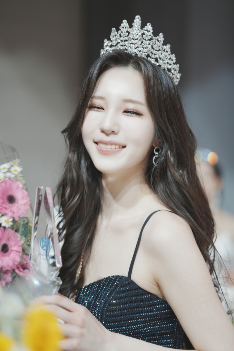 황윤지, ‘2026 미스월드 코리아’ 선·모바일스타상 수상