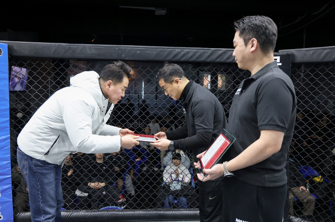 맥스큐 밸런스랩(MBL), 이종격투기대회 공식 의무팀 파견… 완벽한 메디컬 케어로 '감사패' 수상