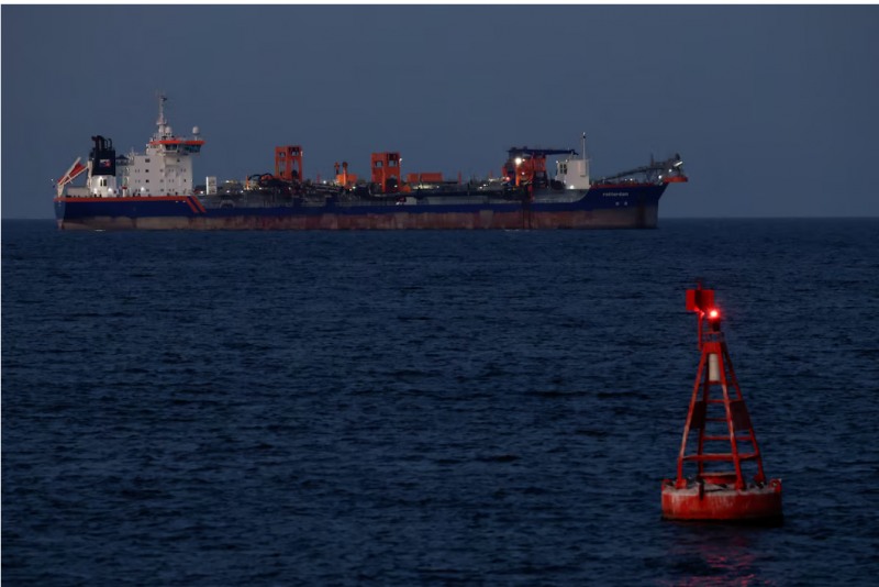 댄 케인 美합참의장은 10일(현지시간) 미 해군이 호르무츠해협을 통과하는 선박을 호위하는 방안을 검토중이라고 밝혔다. 사진=로이터통신