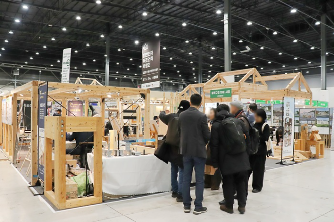 ‘2026 대한민국목조건축박람회’ 3월 11일 수원메쎄서 성황리 개막