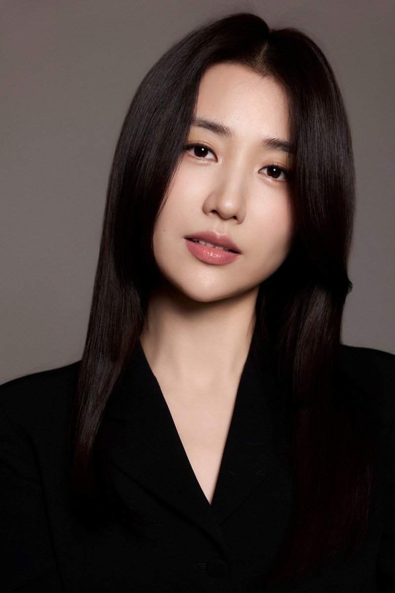 박하선, 블리츠웨이엔터테인먼트와 재계약 체결…2026년도 쉼 없는 ‘열일 행보’