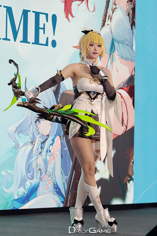 RZ COS '시루'는 활을 쓰는 캐릭터 '심포리아'를 맡았다.