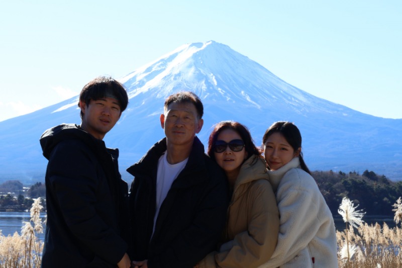 박제원 선수의 가족 사진, 네 가족은 모두가 사이클 국가대표 출신이다.(왼쪽부터 아들 박제원, 아버지 박종현, 어머니 최심미, 딸 박지혜) - 사진제공: 박종현 선수