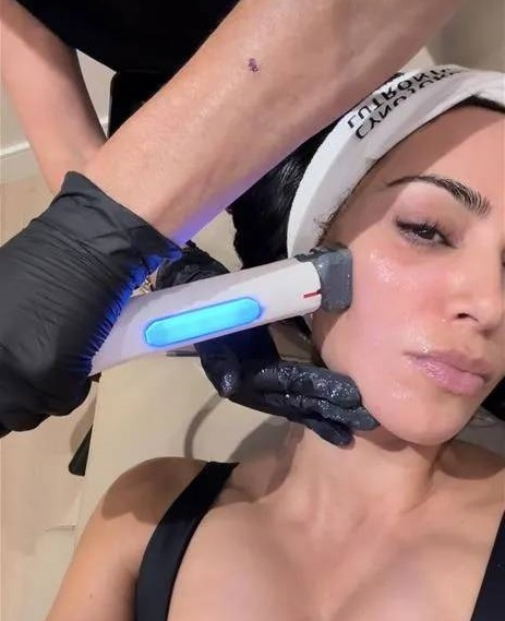 ‘글램’에서 ‘내추럴 글로우’로…글로벌 뷰티 기준 변화