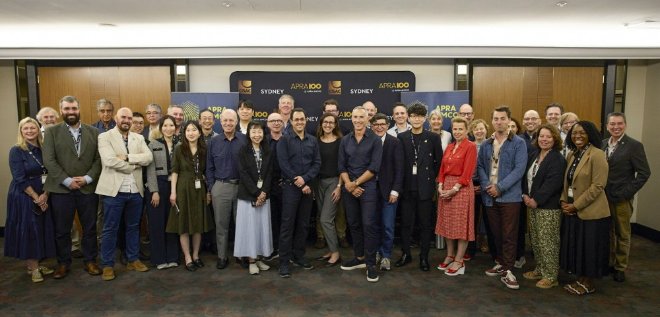 CISAC 이사회에 참석한 이시하 음저협 회장(첫째 줄 오른쪽 다섯 번째)과 각 단체 관계자들이 함께 기념촬영을 하고 있다. (사진 제공=APRA AMCOS / 촬영_Jack Moran)