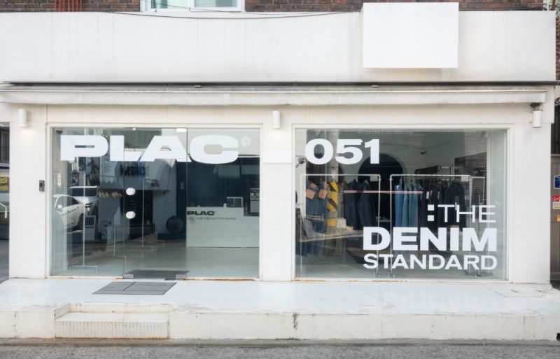 플랙, 051 프리미엄 라인 전시한 팝업스토어 ‘더 데님 스탠다드’ 성료