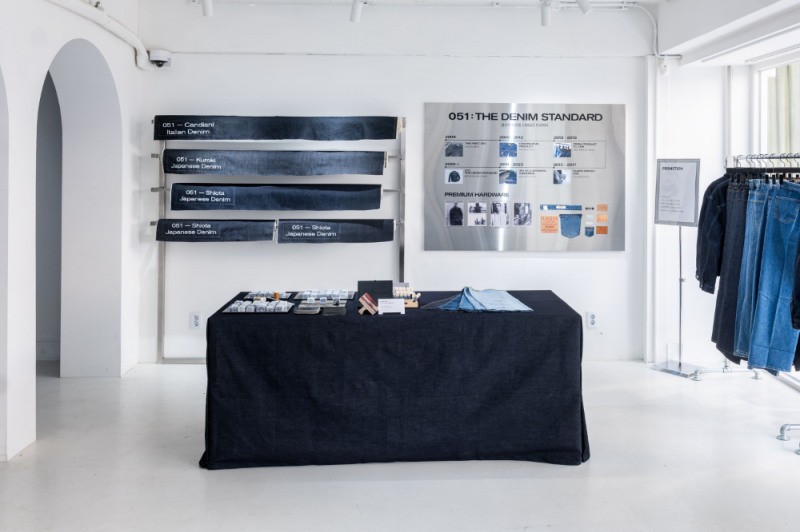 플랙, 051 프리미엄 라인 전시한 팝업스토어 ‘더 데님 스탠다드’ 성료
