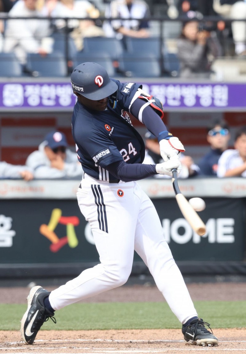 두산 카레론 / 사진=두산 베어스 제공