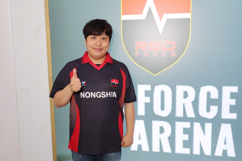 레드포스 PC 아레나를 운영하는 비앤엠컴퍼니 서희원 대표.