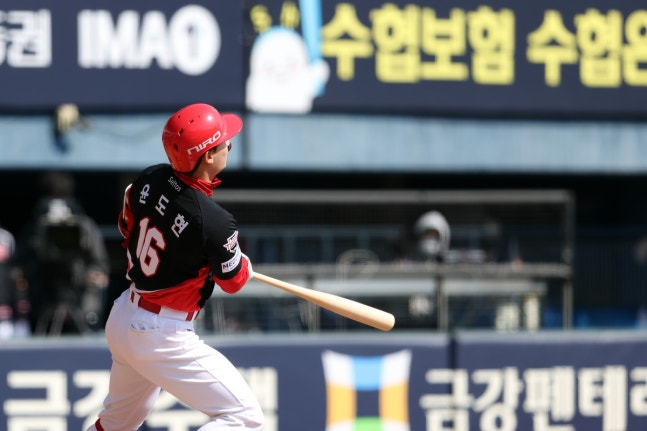 홈런 2개를 때린 KIA 윤도현 / 사진=KIA 타이거즈 제공.