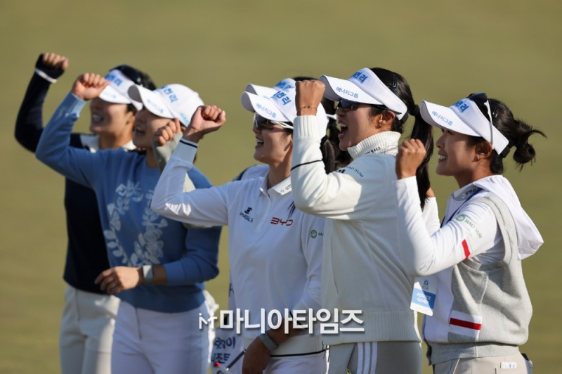 경기후 '삼천리 에너지' 외치는 삼천리 구단선수들 / 사진=마니아타임즈 손진현 기자