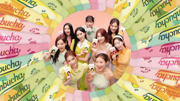 티젠, 트와이스와 함께한 광고 캠페인 ‘Let's Drink Twice’ 공개