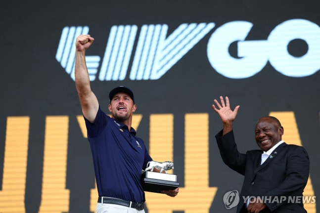 남아공 대회 우승 디섐보(왼쪽) / 사진=연합뉴스