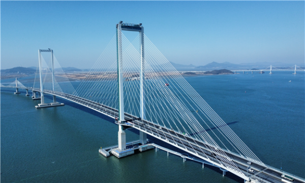 오는 4월 6일 부터 인천시민에게 무료 개방되는 청라하늘대교 전경