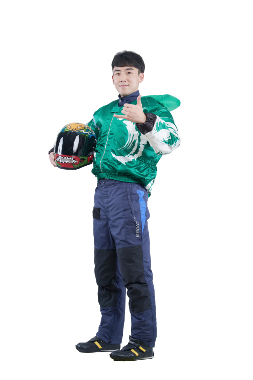 출전을 위해 경정 장구류를 착용한 조성인 선수 모습