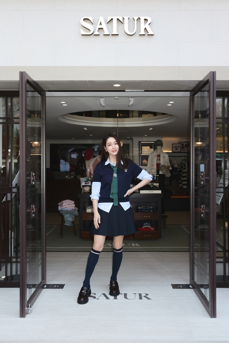 이민정·최립우, ‘세터하우스 북촌’ 오픈 현장 참석…SATUR 플래그십 운영 시작