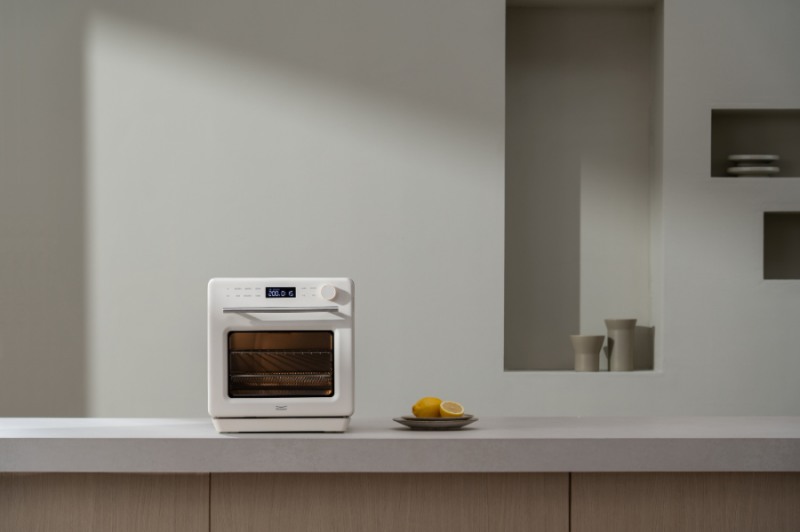 풀무원, 신제품 ‘스팀쿡 프라임 에어프라이어 15L’ 출시…한식 자동 메뉴로 차별화