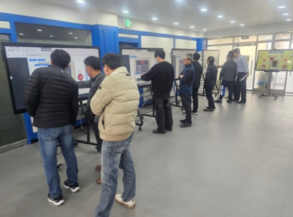 한국소방안전원 경기북부지부(지부장 임정원)는 지난 16일부터 20일까지 의정부 임차교육장에서 현장 및 첨단 중심의 2급 소방안전관리자 강습교육을 실시해 총 81명이 수료했다고 25일 밝혔다./한국소방안전원 경기북부지부