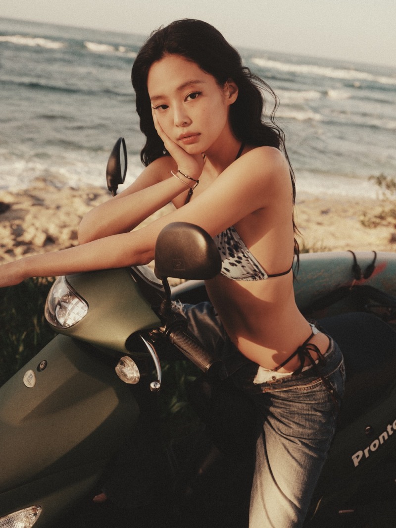 제니, 美 프랭키스 비키니와 글로벌 협업 컬렉션 론칭…‘JENNIE x Frankies Bikinis’ 출시