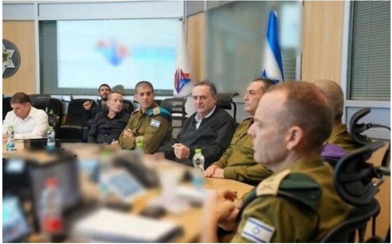 이스라엘은 이란이 예루살렘 텔아비브 등 대도시에 탄도미사일을 발사하고 있다며 이란의 발전소 제철소에 대한 공습을 강화했다. 사진=이스라엘 국방부, 연합뉴스