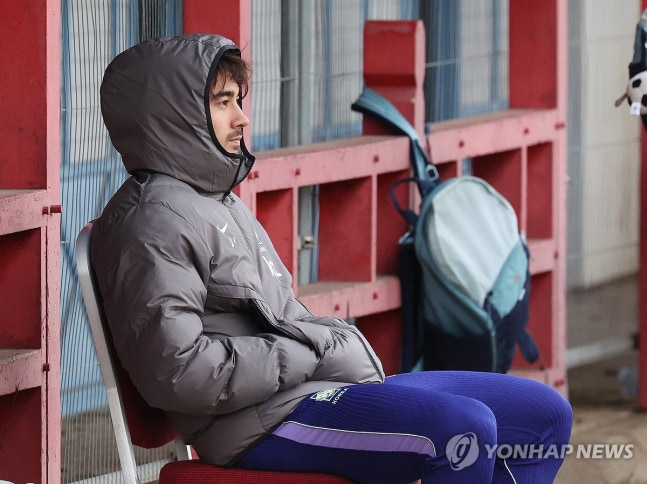 훈련 지켜보는 카스트로프 / 사진=연합뉴스