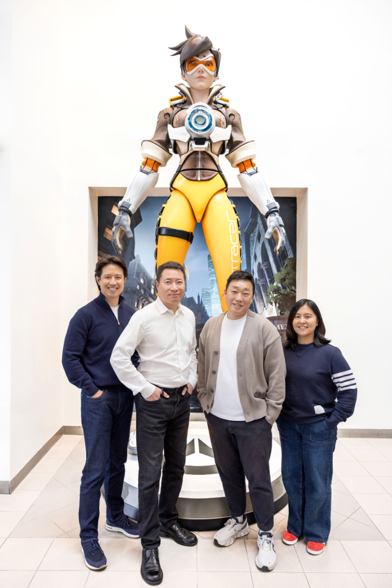 왼쪽부터 블리자드 마이클 챵 아시아 총괄 부사장, 월터 콩 라이브 서비스 게임-모바일 개발 부문 선임 부사장, 넥슨 선승진 슈터본부장, 이주옥 파트너십사업본부장(제공=넥슨).