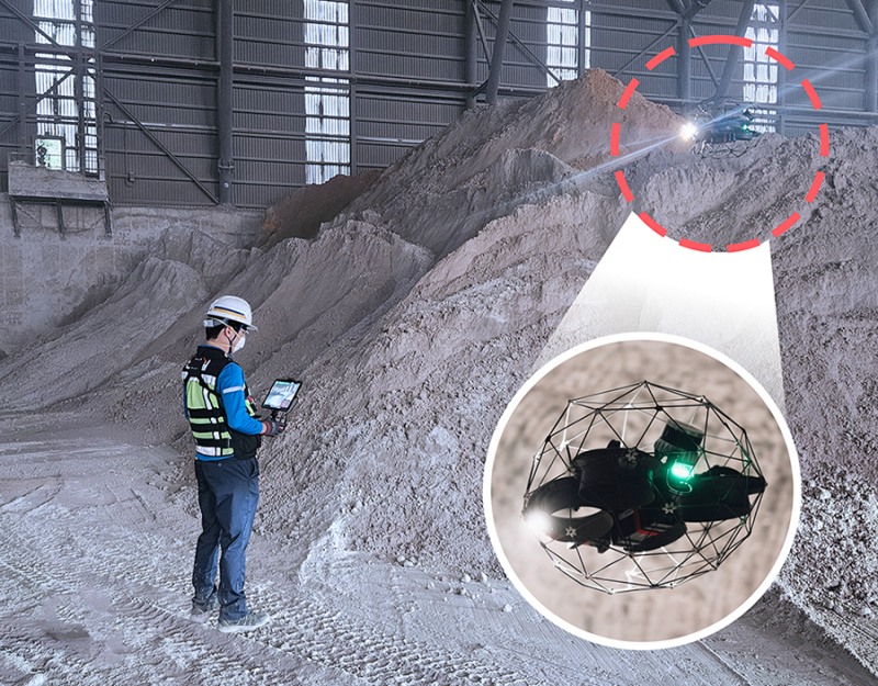 사진 설명 : 한일시멘트 단양공장에서 드론으로 재고 측정 중